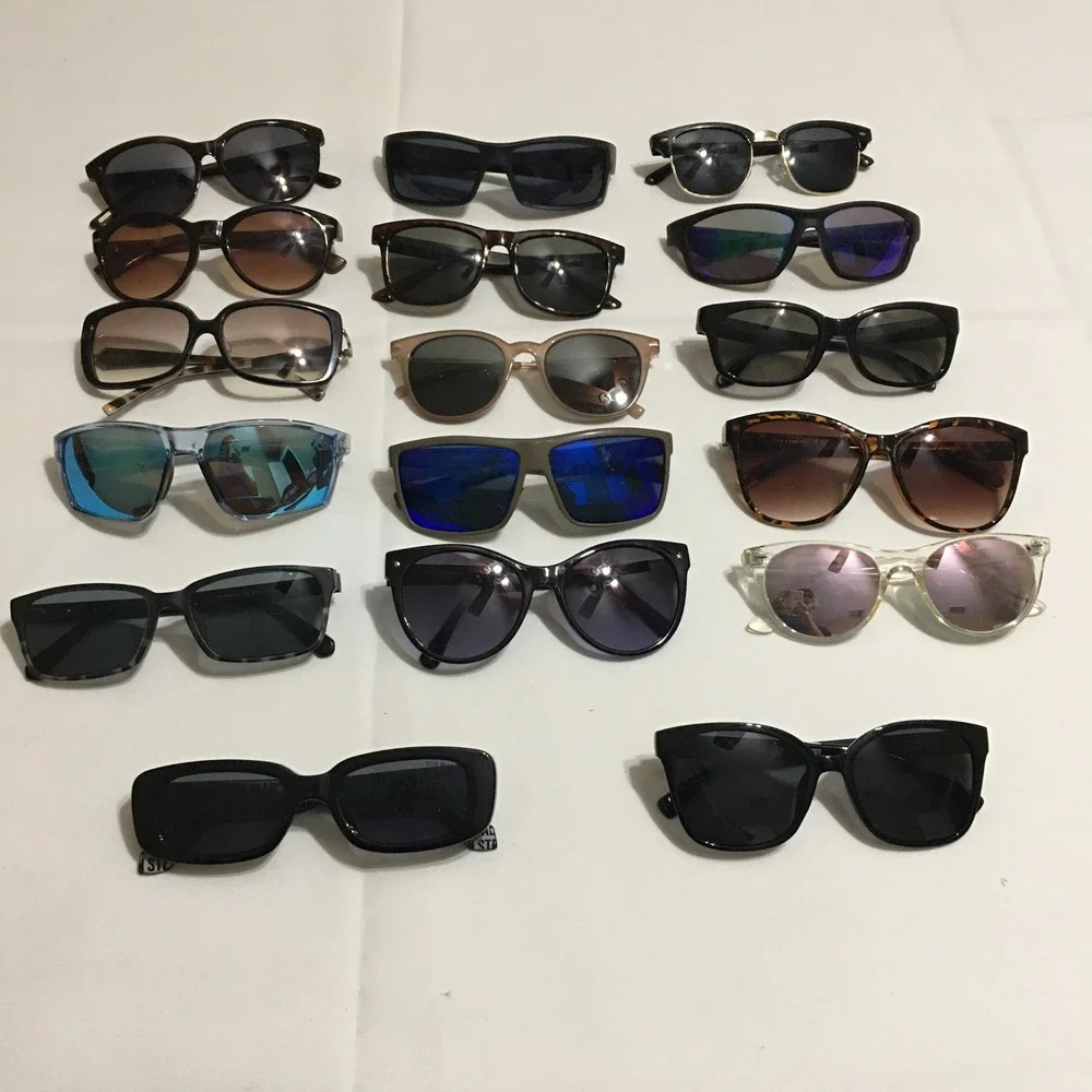 Lot of 17 Sunglasses Mixed Brands Unisex OS Multisize Multicolor Assorted Styles